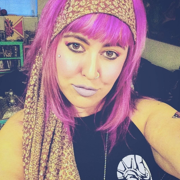 Meet your Posher, Ruka - Picture 2 of 7